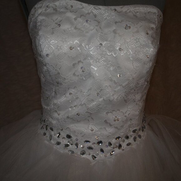 Short DRESS White Tule with Lace Top Size M/L USED4PHOTO SHOOT BY JJ'S House - Picture 2 of 11